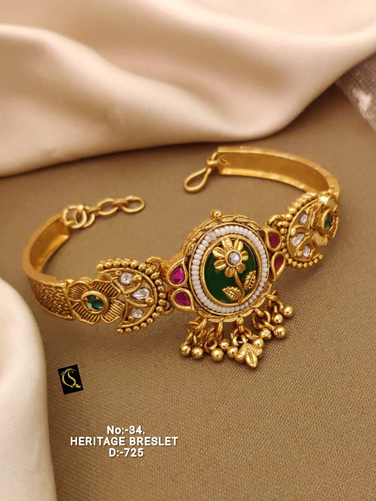 Premium Quality Imitation Jewellery Gold Plated Bracelet GBR002
