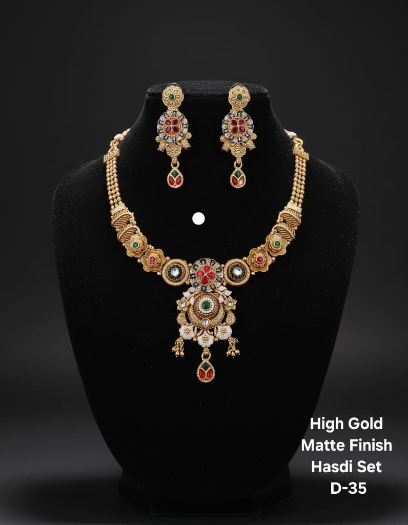 Premium Quality Gold Plated Imitation Jewelry Necklace Set GPN05