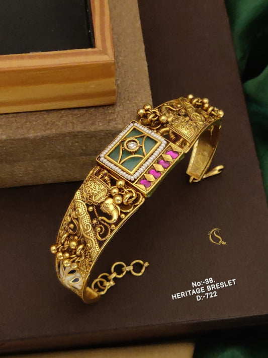 Premium Quality Imitation Jewellery Gold Plated Bracelet GBR004