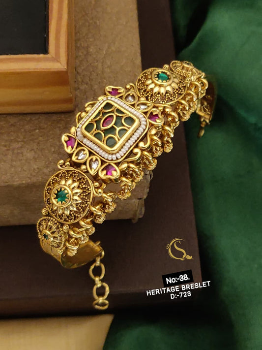 Premium Quality Imitation Jewellery Gold Plated Bracelet GBR014