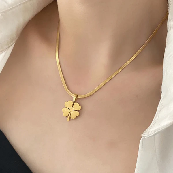 Gold Plated Anti Tarnish Clover Themed Pendant
