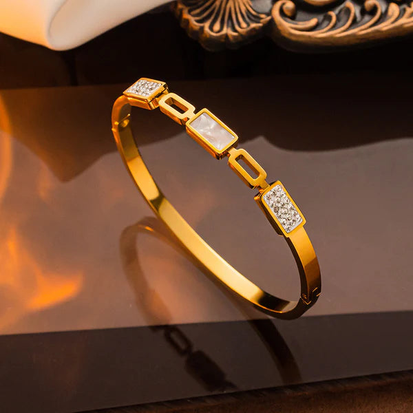Premium Quality Imitation Jewelry Anti Tarnish Butterfly Theme Bracelet ATB06